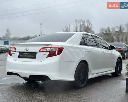 Білий Тойота Камрі, об'ємом двигуна 2.5 л та пробігом 180 тис. км за 11400 $, фото 10 на Automoto.ua
