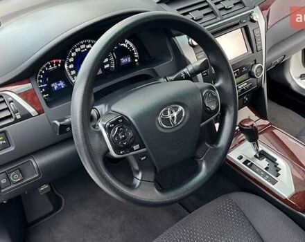 Білий Тойота Камрі, об'ємом двигуна 2.49 л та пробігом 135 тис. км за 13800 $, фото 19 на Automoto.ua