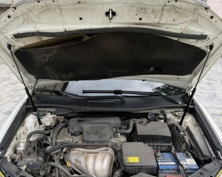 Білий Тойота Камрі, об'ємом двигуна 2.5 л та пробігом 185 тис. км за 14000 $, фото 21 на Automoto.ua