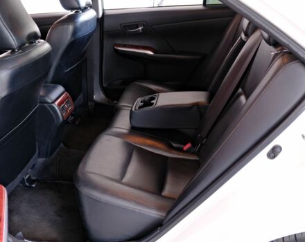 Белый Тойота Камри, объемом двигателя 2.5 л и пробегом 138 тыс. км за 13500 $, фото 8 на Automoto.ua