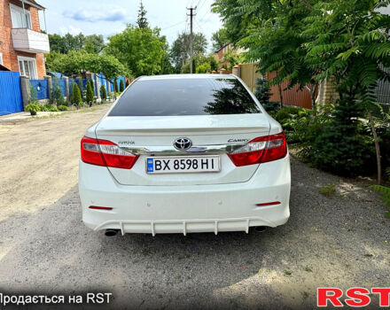 Белый Тойота Камри, объемом двигателя 2.5 л и пробегом 297 тыс. км за 12200 $, фото 2 на Automoto.ua