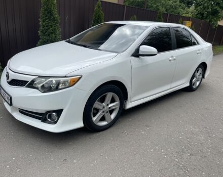 Белый Тойота Камри, объемом двигателя 2.5 л и пробегом 228 тыс. км за 8800 $, фото 3 на Automoto.ua