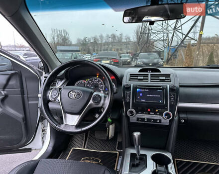 Білий Тойота Камрі, об'ємом двигуна 2.5 л та пробігом 180 тис. км за 11400 $, фото 19 на Automoto.ua