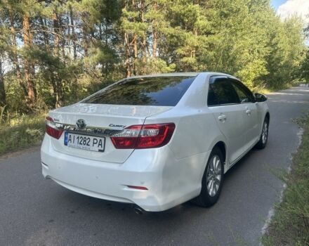 Белый Тойота Камри, объемом двигателя 2.5 л и пробегом 184 тыс. км за 12000 $, фото 3 на Automoto.ua