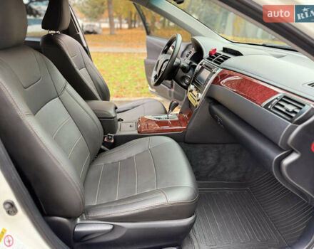 Белый Тойота Камри, объемом двигателя 2.49 л и пробегом 106 тыс. км за 12700 $, фото 20 на Automoto.ua