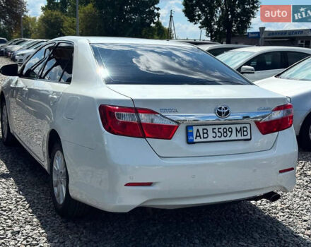 Белый Тойота Камри, объемом двигателя 2.5 л и пробегом 155 тыс. км за 13700 $, фото 4 на Automoto.ua