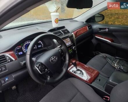 Білий Тойота Камрі, об'ємом двигуна 2.5 л та пробігом 280 тис. км за 12000 $, фото 9 на Automoto.ua