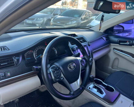 Белый Тойота Камри, объемом двигателя 2.5 л и пробегом 170 тыс. км за 11200 $, фото 10 на Automoto.ua