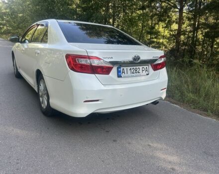 Белый Тойота Камри, объемом двигателя 2.5 л и пробегом 184 тыс. км за 12000 $, фото 2 на Automoto.ua