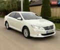 Белый Тойота Камри, объемом двигателя 2.49 л и пробегом 235 тыс. км за 12500 $, фото 1 на Automoto.ua