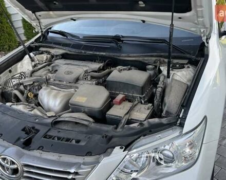 Білий Тойота Камрі, об'ємом двигуна 2.49 л та пробігом 135 тис. км за 13800 $, фото 23 на Automoto.ua