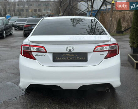 Білий Тойота Камрі, об'ємом двигуна 2.5 л та пробігом 180 тис. км за 11400 $, фото 11 на Automoto.ua