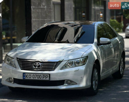 Белый Тойота Камри, объемом двигателя 2.49 л и пробегом 231 тыс. км за 11999 $, фото 6 на Automoto.ua