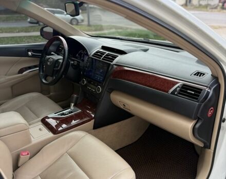 Білий Тойота Камрі, об'ємом двигуна 2.5 л та пробігом 185 тис. км за 14000 $, фото 12 на Automoto.ua