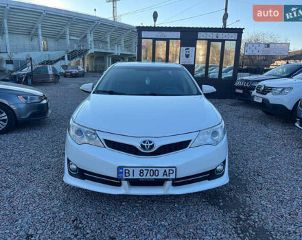 Белый Тойота Камри, объемом двигателя 2.5 л и пробегом 170 тыс. км за 11200 $, фото 2 на Automoto.ua