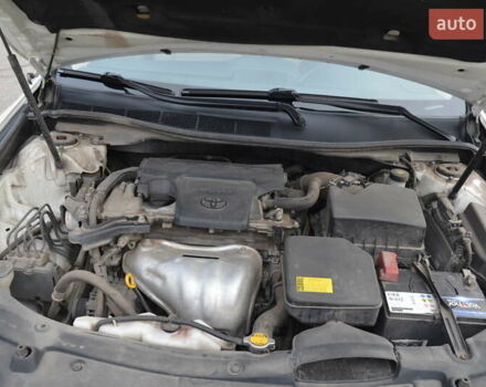 Белый Тойота Камри, объемом двигателя 2.5 л и пробегом 217 тыс. км за 15100 $, фото 77 на Automoto.ua