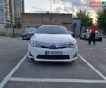 Белый Тойота Камри, объемом двигателя 2.49 л и пробегом 400 тыс. км за 11000 $, фото 1 на Automoto.ua