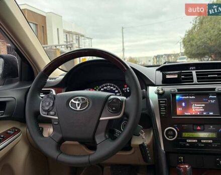 Тойота Камрі 2012 у Києві на Automoto.ua Білий Тойота Камрі, об'ємом двигуна 2.49 л та пробігом 235 тис. км за 12800 $, фото 6 на Automoto.ua
