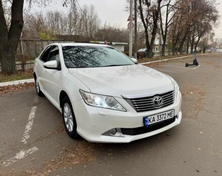 Белый Тойота Камри, объемом двигателя 2.5 л и пробегом 280 тыс. км за 9800 $, фото 1 на Automoto.ua