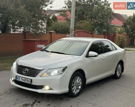 Белый Тойота Камри, объемом двигателя 2.5 л и пробегом 106 тыс. км за 12300 $, фото 2 на Automoto.ua