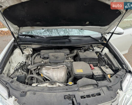 Белый Тойота Камри, объемом двигателя 2.49 л и пробегом 280 тыс. км за 9800 $, фото 15 на Automoto.ua