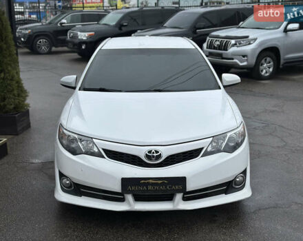 Білий Тойота Камрі, об'ємом двигуна 2.5 л та пробігом 180 тис. км за 11400 $, фото 7 на Automoto.ua
