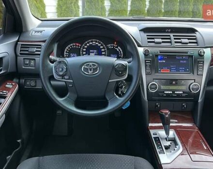 Білий Тойота Камрі, об'ємом двигуна 2.49 л та пробігом 135 тис. км за 13800 $, фото 17 на Automoto.ua