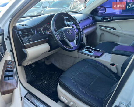 Белый Тойота Камри, объемом двигателя 2.5 л и пробегом 170 тыс. км за 11200 $, фото 9 на Automoto.ua