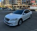 Белый Тойота Камри, объемом двигателя 2.5 л и пробегом 235 тыс. км за 11999 $, фото 1 на Automoto.ua