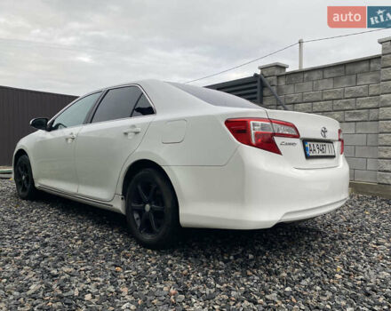 Білий Тойота Камрі, об'ємом двигуна 2.5 л та пробігом 230 тис. км за 10000 $, фото 5 на Automoto.ua