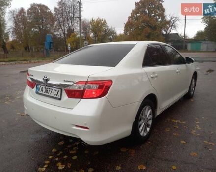 Білий Тойота Камрі, об'ємом двигуна 2.5 л та пробігом 280 тис. км за 12000 $, фото 3 на Automoto.ua