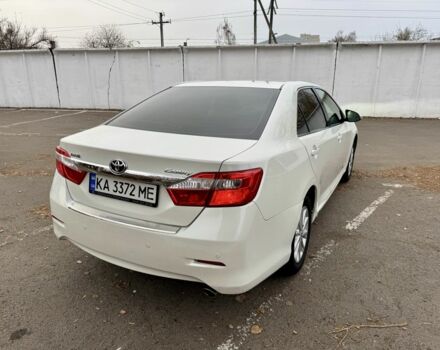 Белый Тойота Камри, объемом двигателя 2.5 л и пробегом 280 тыс. км за 9800 $, фото 3 на Automoto.ua