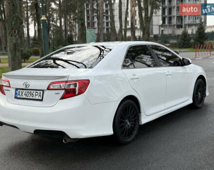 Белый Тойота Камри, объемом двигателя 2.5 л и пробегом 180 тыс. км за 10999 $, фото 8 на Automoto.ua