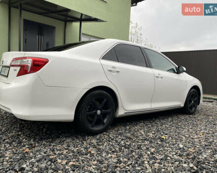 Білий Тойота Камрі, об'ємом двигуна 2.5 л та пробігом 230 тис. км за 10000 $, фото 4 на Automoto.ua