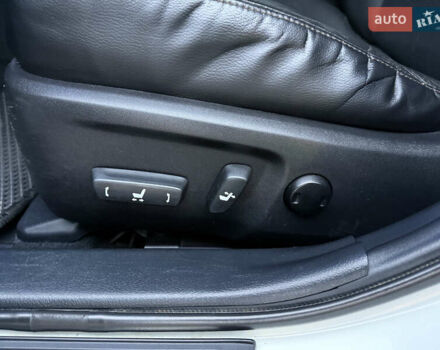 Белый Тойота Камри, объемом двигателя 2.5 л и пробегом 157 тыс. км за 15000 $, фото 11 на Automoto.ua