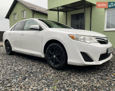 Білий Тойота Камрі, об'ємом двигуна 2.5 л та пробігом 230 тис. км за 10000 $, фото 2 на Automoto.ua