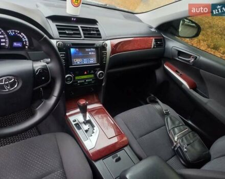 Білий Тойота Камрі, об'ємом двигуна 2.5 л та пробігом 280 тис. км за 12000 $, фото 11 на Automoto.ua