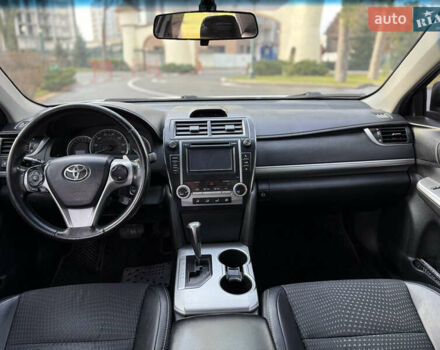 Белый Тойота Камри, объемом двигателя 2.5 л и пробегом 180 тыс. км за 10999 $, фото 13 на Automoto.ua