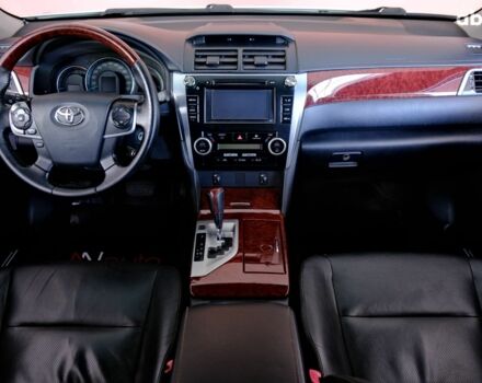 Белый Тойота Камри, объемом двигателя 2.5 л и пробегом 138 тыс. км за 13500 $, фото 6 на Automoto.ua