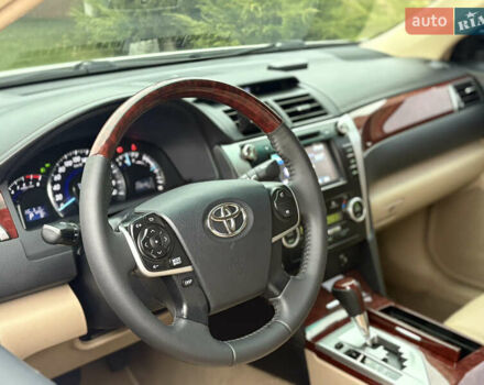 Білий Тойота Камрі, об'ємом двигуна 2.49 л та пробігом 236 тис. км за 12500 $, фото 13 на Automoto.ua