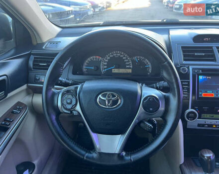 Белый Тойота Камри, объемом двигателя 2.5 л и пробегом 170 тыс. км за 11200 $, фото 12 на Automoto.ua