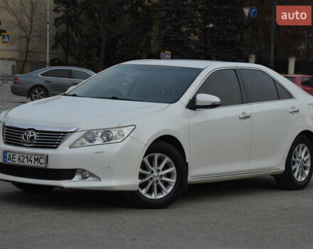 Белый Тойота Камри, объемом двигателя 2.5 л и пробегом 217 тыс. км за 15100 $, фото 6 на Automoto.ua