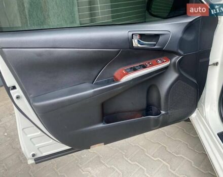 Белый Тойота Камри, объемом двигателя 2.5 л и пробегом 220 тыс. км за 15450 $, фото 28 на Automoto.ua