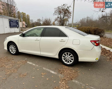 Белый Тойота Камри, объемом двигателя 2.49 л и пробегом 280 тыс. км за 9800 $, фото 6 на Automoto.ua
