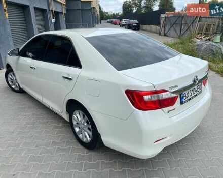 Белый Тойота Камри, объемом двигателя 2.5 л и пробегом 220 тыс. км за 15450 $, фото 2 на Automoto.ua