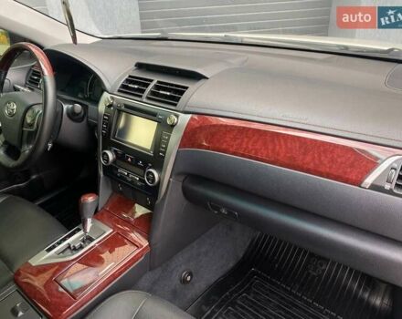 Белый Тойота Камри, объемом двигателя 2.5 л и пробегом 220 тыс. км за 15450 $, фото 46 на Automoto.ua