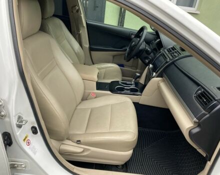 Білий Тойота Камрі, об'ємом двигуна 2.5 л та пробігом 230 тис. км за 10000 $, фото 7 на Automoto.ua