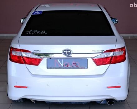 Белый Тойота Камри, объемом двигателя 2.5 л и пробегом 138 тыс. км за 13500 $, фото 5 на Automoto.ua