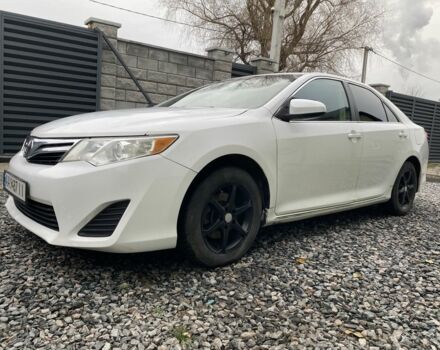 Білий Тойота Камрі, об'ємом двигуна 2.5 л та пробігом 230 тис. км за 10000 $, фото 1 на Automoto.ua