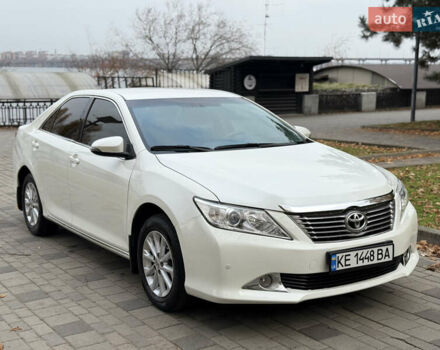 Белый Тойота Камри, объемом двигателя 2.49 л и пробегом 106 тыс. км за 12700 $, фото 3 на Automoto.ua